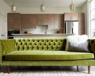 Roami at St. Charles - New Orleans