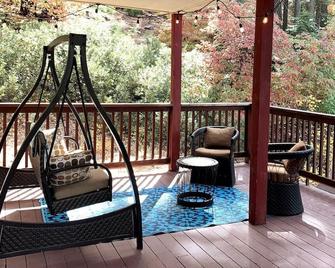 Yobee! Heart Of Yosemite. Cozy View Studio. Park Entrance + Free Breakfast ~l8 - Wawona - Balcony