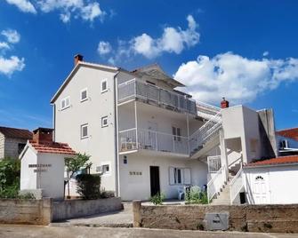 Apartment Jadro - Supetar - Edificio