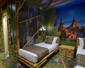 Gardaland Adventure Hotel - Cavalcaselle - Bedroom