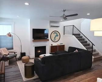 Ponderay Cottage - Ponderay - Living room