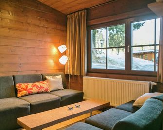 Quaint Chalet in Worgl With Private Garden - Bad Häring - Living room
