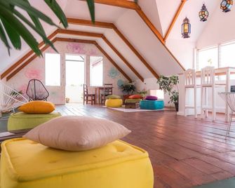 Casa Ramona - Flores - Вітальня