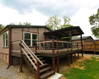 Cottage #2 King Creek Resort & Marina remodeled 2023 w/boat slip - Benton - Edificio