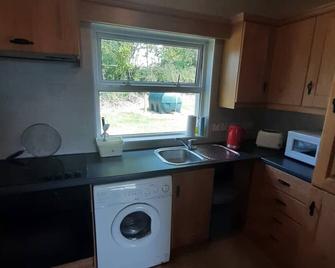Innishmore Island Farmhouse - Cavan - Kitchen