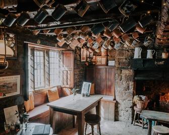 The Falkland Arms - Chipping Norton - Dining room