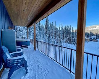 Apex Mountain ~ The Wooden Nickel - Penticton - Balcony