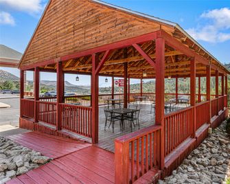 Best Western Plus Ruidoso Inn - Ruidoso - Innenhof