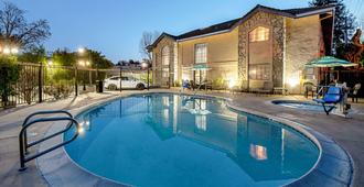 Clarion Inn Silicon Valley - San Jose - Bể bơi