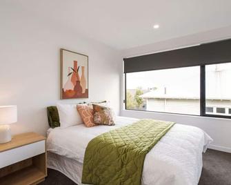 Quirky New Stylish Free Park - כרייסטצ'רץ' - חדר שינה