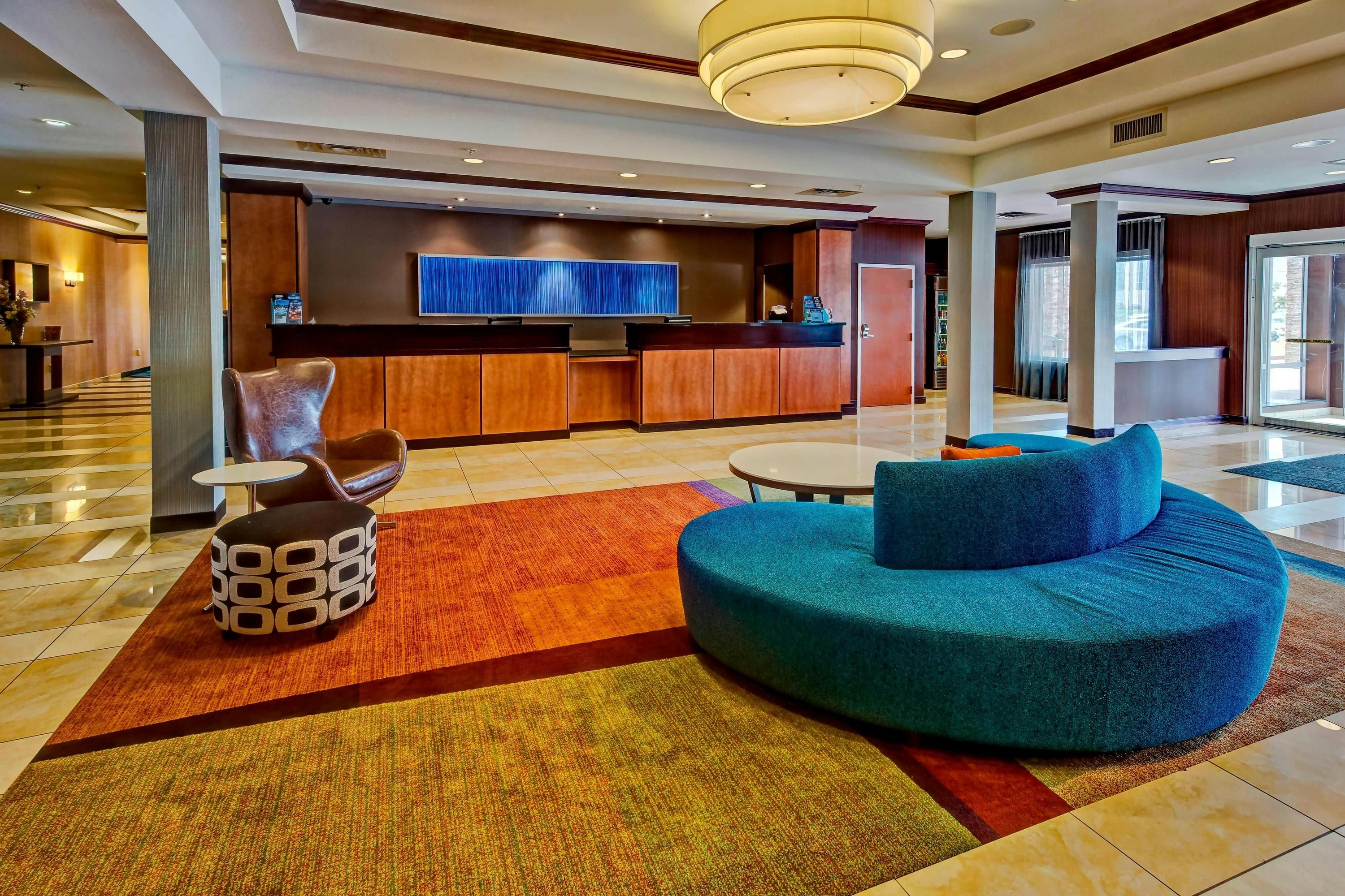 Fairfield Inn & Suites by Marriott Oklahoma City Airport - אוקלהומה סיטי - דלפק קבלה