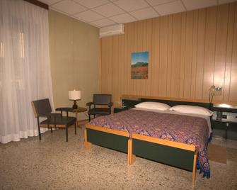 Hotel Quercia Antica - San Marino - Habitación