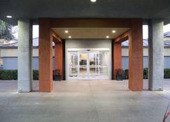 Best Western Porterville Inn - Porterville - Bâtiment