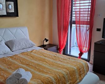 Home Ross. - Fiorenzuola d'Arda - Slaapkamer