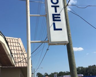Best Value Inn Motel Sandusky - Marianna - Näkymät ulkona
