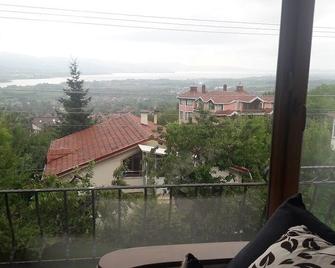 Snow Hill House Apart Otel - Kartepe - Balcón