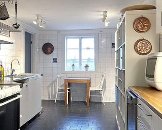 9 Person Holiday Home In Lidköping-By Traum - Lidköping - Kitchen