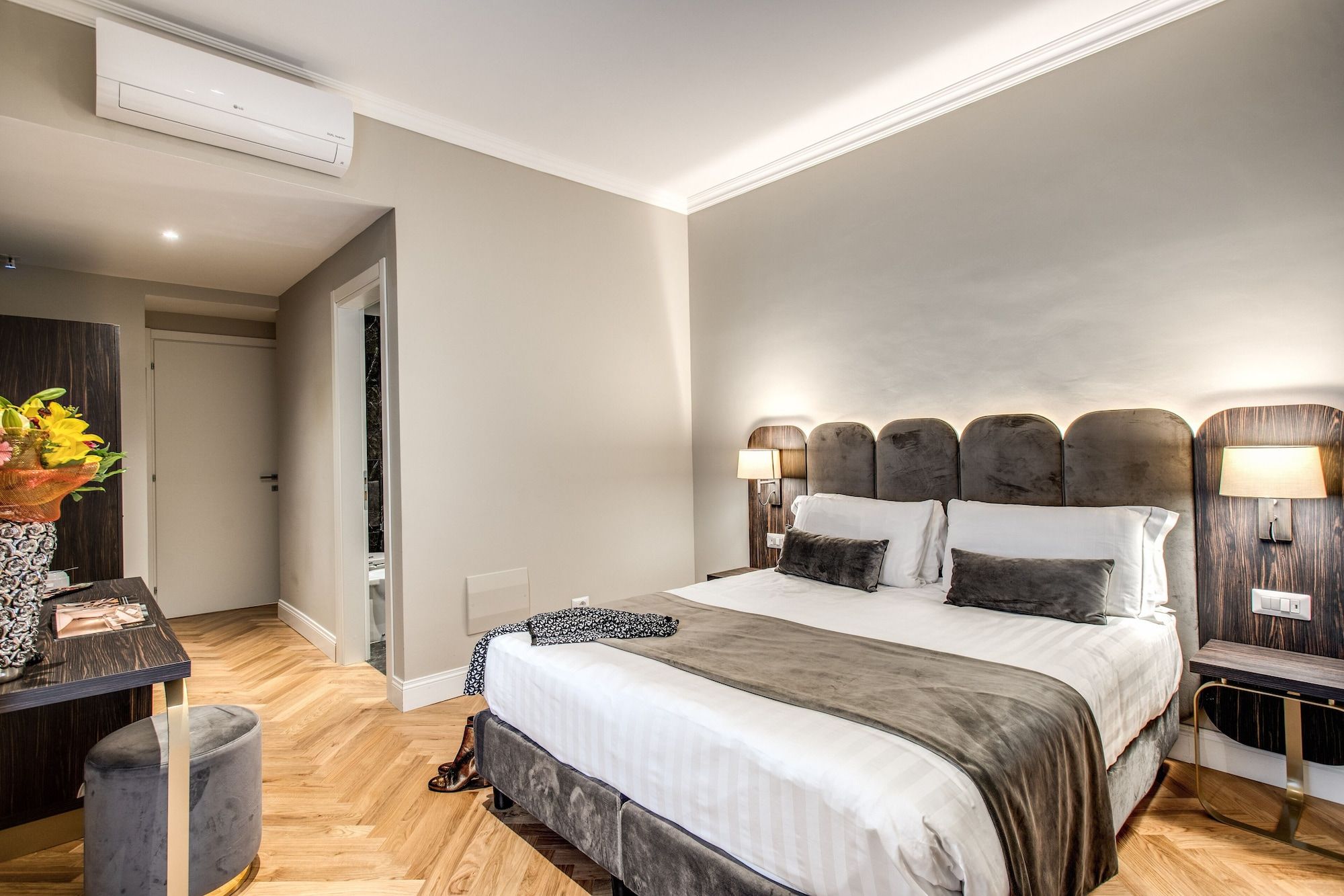 هوتل 87 إيتي سيفين