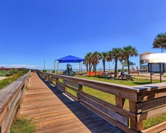 Updated Oceanfront, Oceanviews! 5 Hot Tubs 2 Resort Pools! Trolley St Augustine Beach - St. Augustine