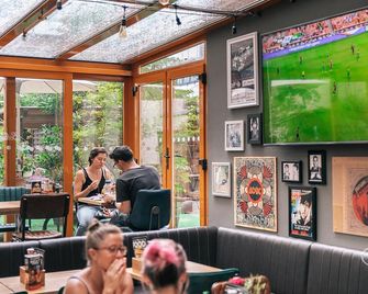 St Christopher's Berlin Mitte - Hostel - Berlin - Bar