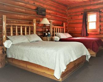 Gold Camp Cabins - Custer - Bedroom
