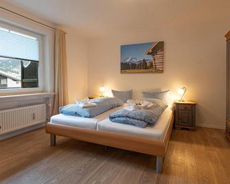 Ferienwohnung Karwendelspitzblick - Mittenwald - Bedroom