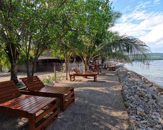 Maryan Moyo Bungalows & Resto - Moyo Island - Patio