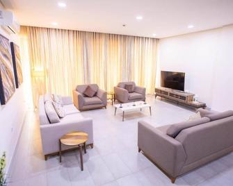 Bragha Freegate - One Bedroom - Takoradi - Living room