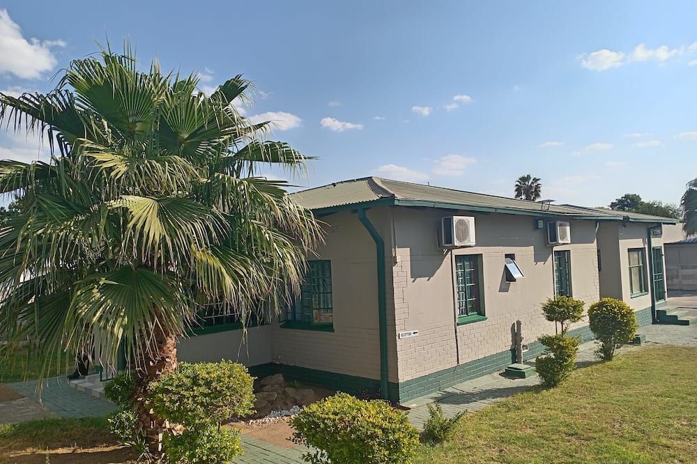 De Ella's Boutique Lodge - Polokwane - Budova