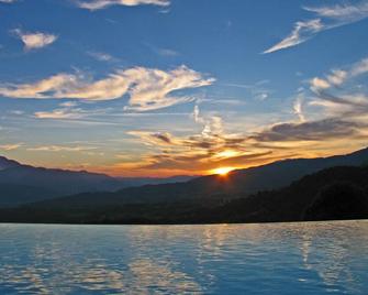 Lovely apartment in Tuscany traditional, sunny and panoramic country side villa. - Pieve Fosciana - Piscina