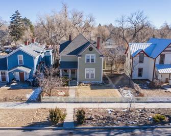 5bddowntown Victorian Charmhot Tub, Firepit - Colorado Springs - Edificio
