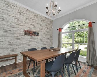 Spacious & Modern Home with everything you need! - Westerville - Dining room