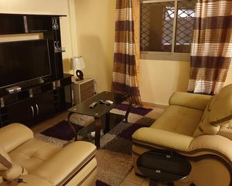 Makepe St Tropez Apartments - Orange Cam - Douala - Living room