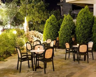 Ilion - Loutraki - Patio