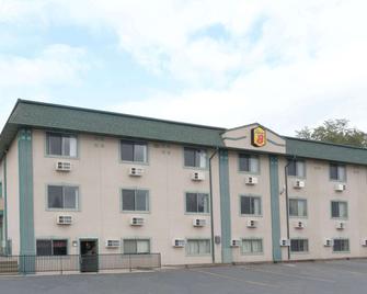 Super 8 by Wyndham Green River - Green River - Building