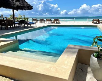 African Paradise Beach Hotel - Bwejuu - Pool