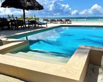 African Paradise Beach Hotel - Bwejuu - Pool