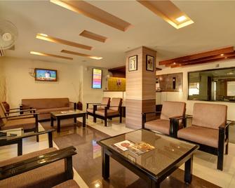 Hotel Savshanti Towers - 巴羅達 - 休閒室