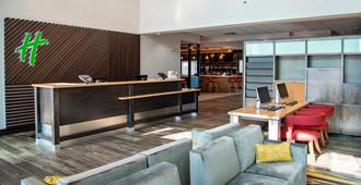 Holiday Inn & Suites Savannah Airport - Pooler - Pooler - Front desk
