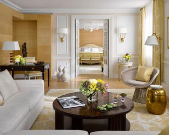 Four Seasons Hotel des Bergues Geneva - Cenevre - Oturma odası