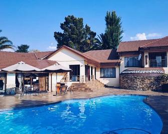 Ecotel Premier Lodge & Conference Centre - Benoni - Pool