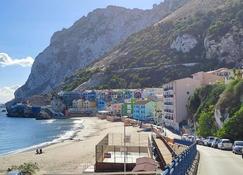 Large Studio with view-Hosted by Sweetstay - Gibraltar - Plage