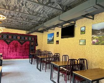 Zhyluu Suu Karakol Resort - Jergalan - Restaurant