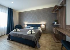 Famalu apartments - Naples - Bedroom
