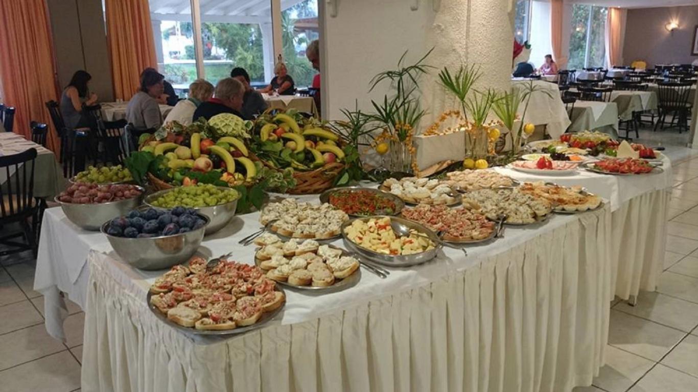 Elea Beach Hotel
