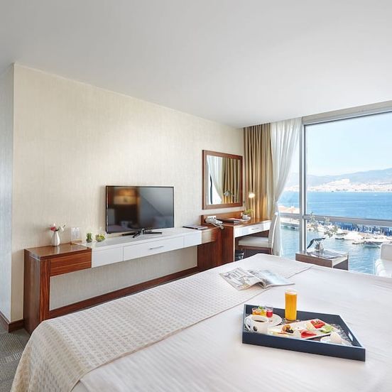 Bedroom view of Kordon Hotel Pasaport