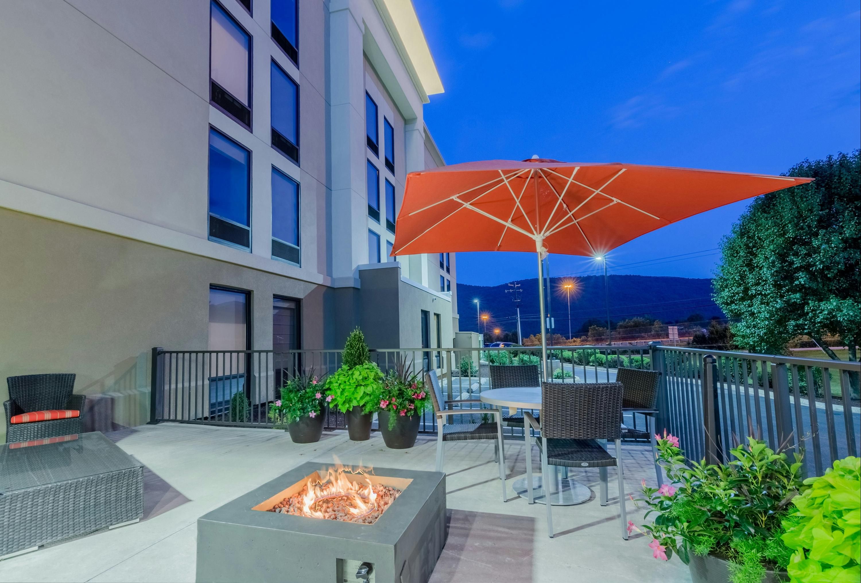 Hampton Inn Covington - Covington - Patio