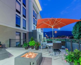 Hampton Inn Covington - Covington - Patio