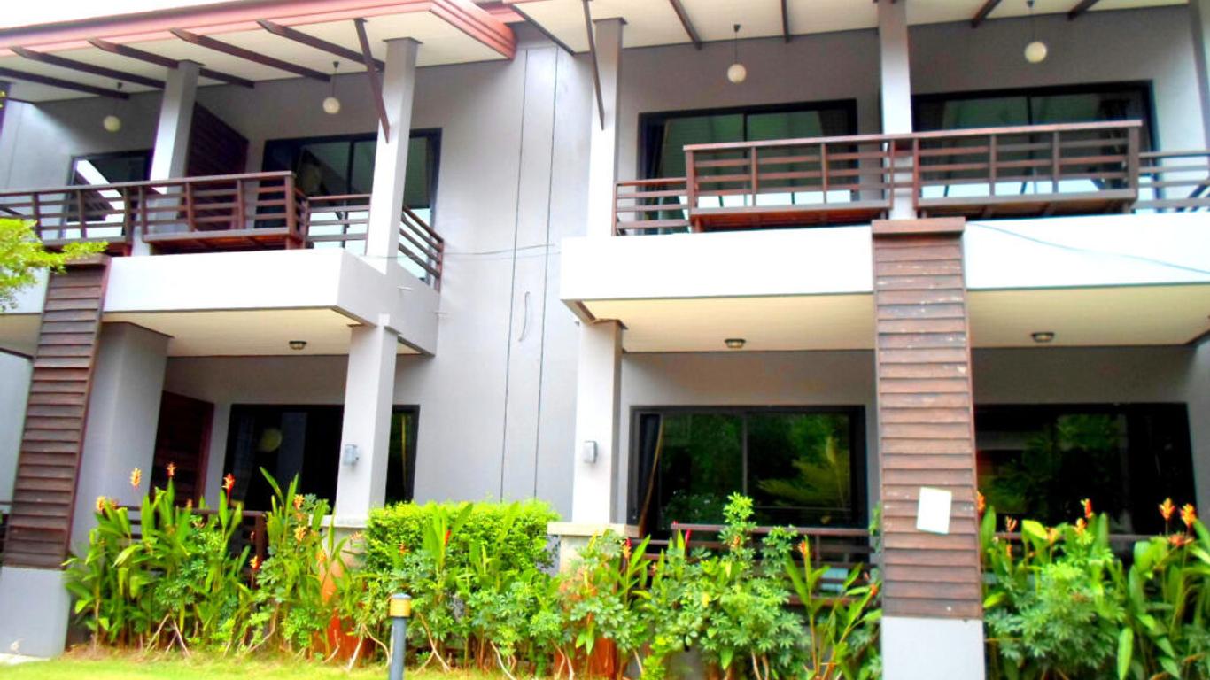 Naraya Riverside Resort