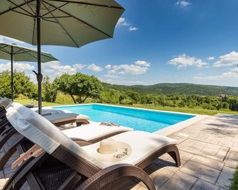 Villa Casa Garibaldi by Villsy - Buzet - Pool